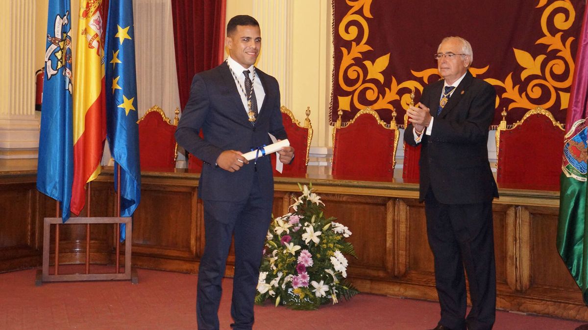 De viceconsejero de Juventud en Melilla a guardaespaldas y amigo del rey de Marruecos