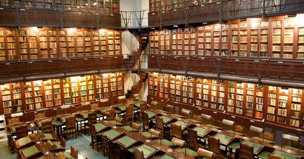 Foto: Así es la biblioteca privada más importante de España. (Ateneo de Madrid)