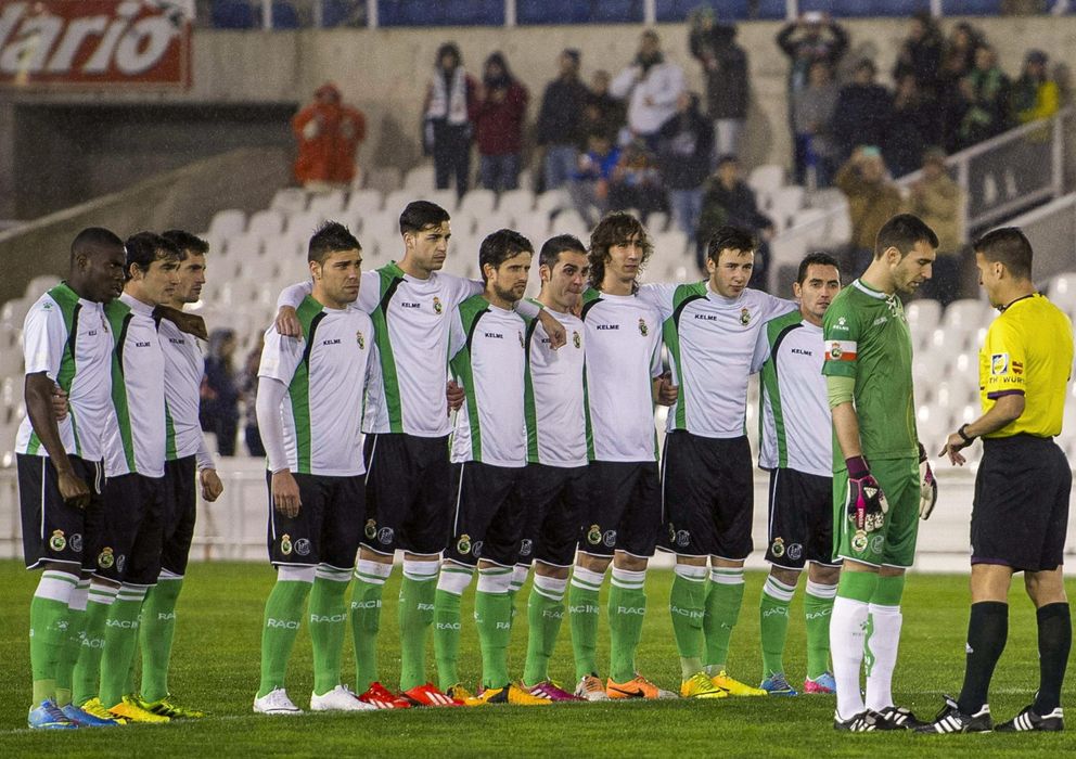 Foto: Momento del partido de Copa del Rey contra la Real Sociedad que los jugadores del Racing se negaron a jugar (EFE)