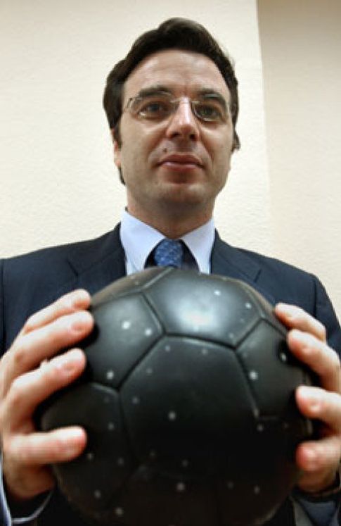 Foto: Sandro Rosell ficha al presidente de la Federación Catalana de Fútbol