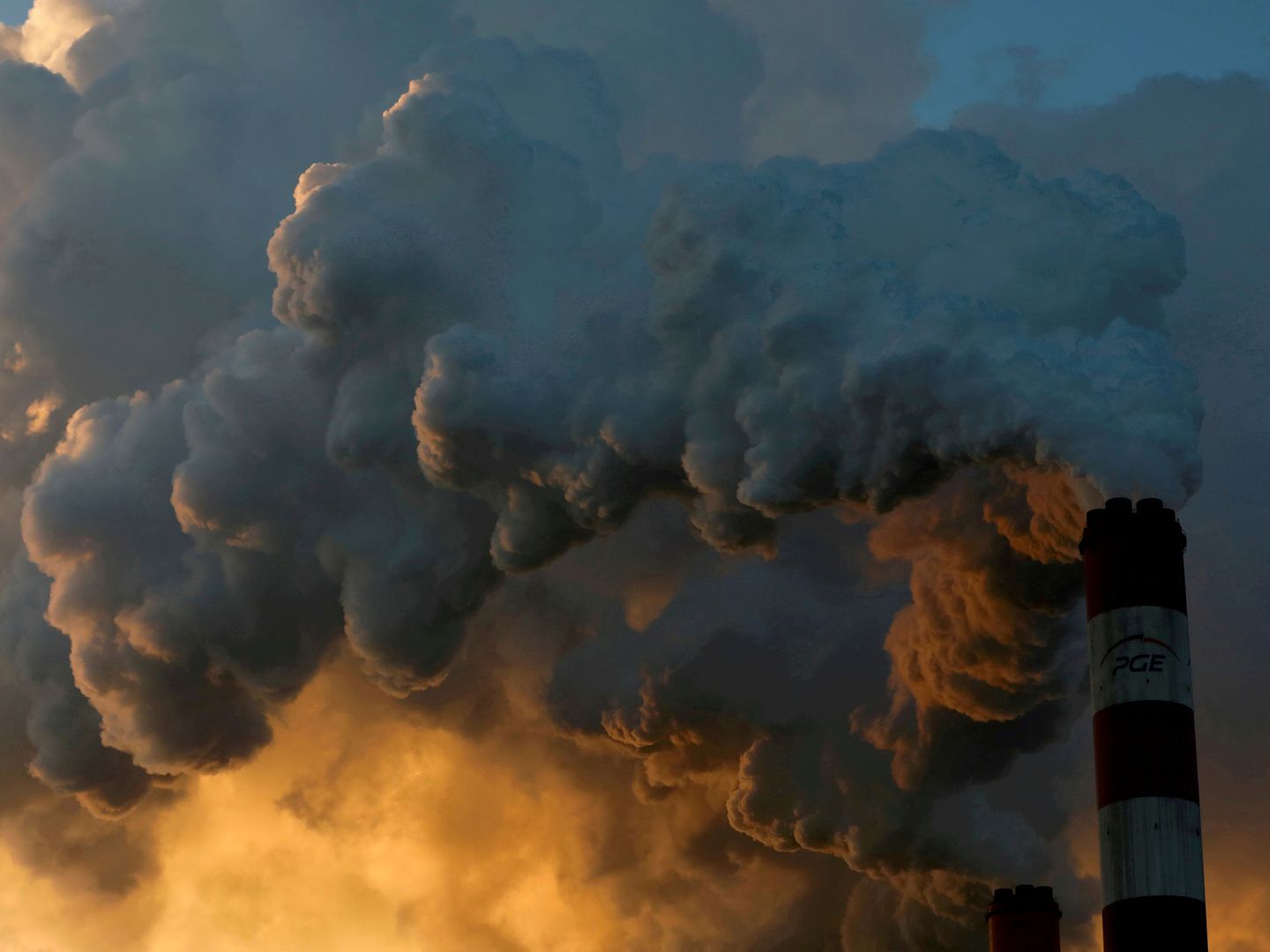 Sabemos que se emiten más de 40.000 M de toneladas de CO₂ a la atmósfera al año. (Reuters)