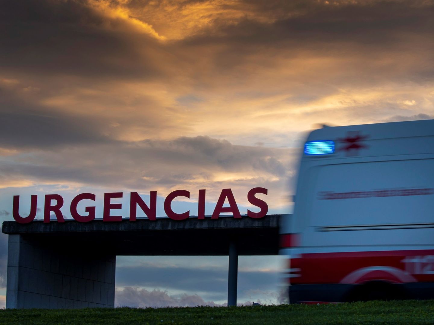 Entrada a urgencias del Hospital Universitario Central de Asturias (HUCA). (EFE) 