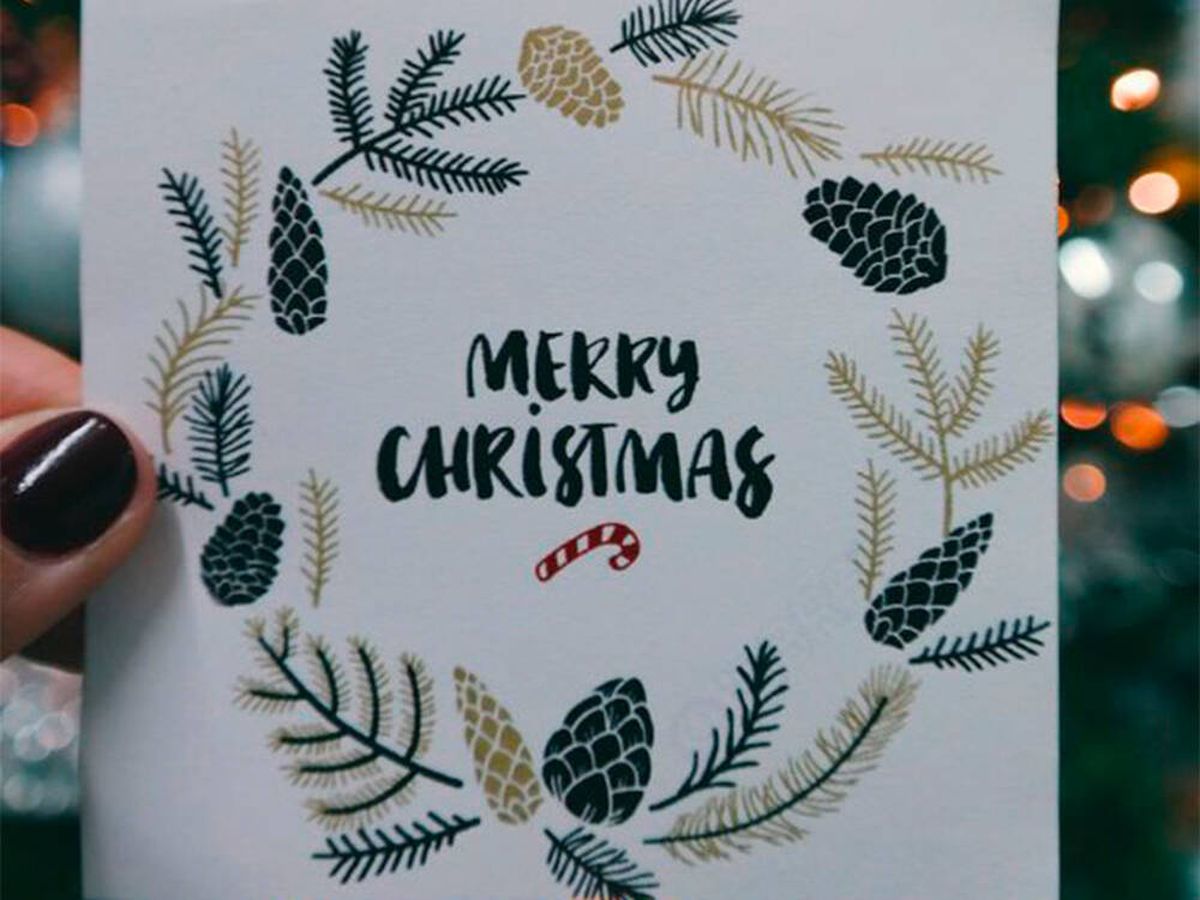 Foto: 100 Frases bonitas para felicitar la Navidad y el Año Nuevo a familiares y amigos (iStock)