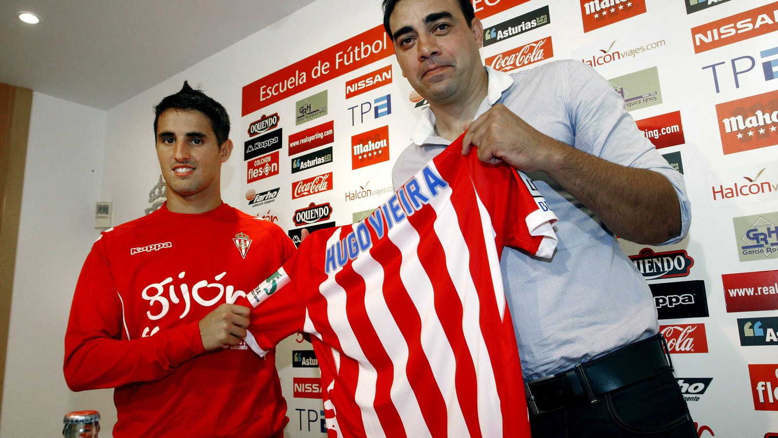 Foto: Hugo Vieira, en su presentación como jugador del Sporting de Gijón
