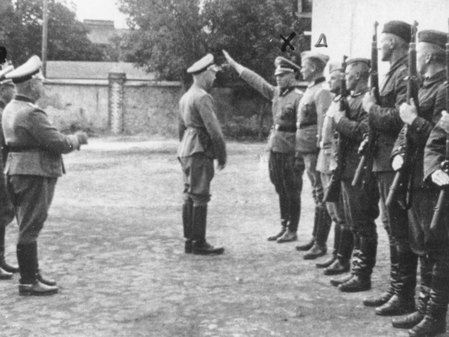 Himmler, en el campo de entrenamiento nazi de Trawniki. (Departamento de Justicia de EEUU)