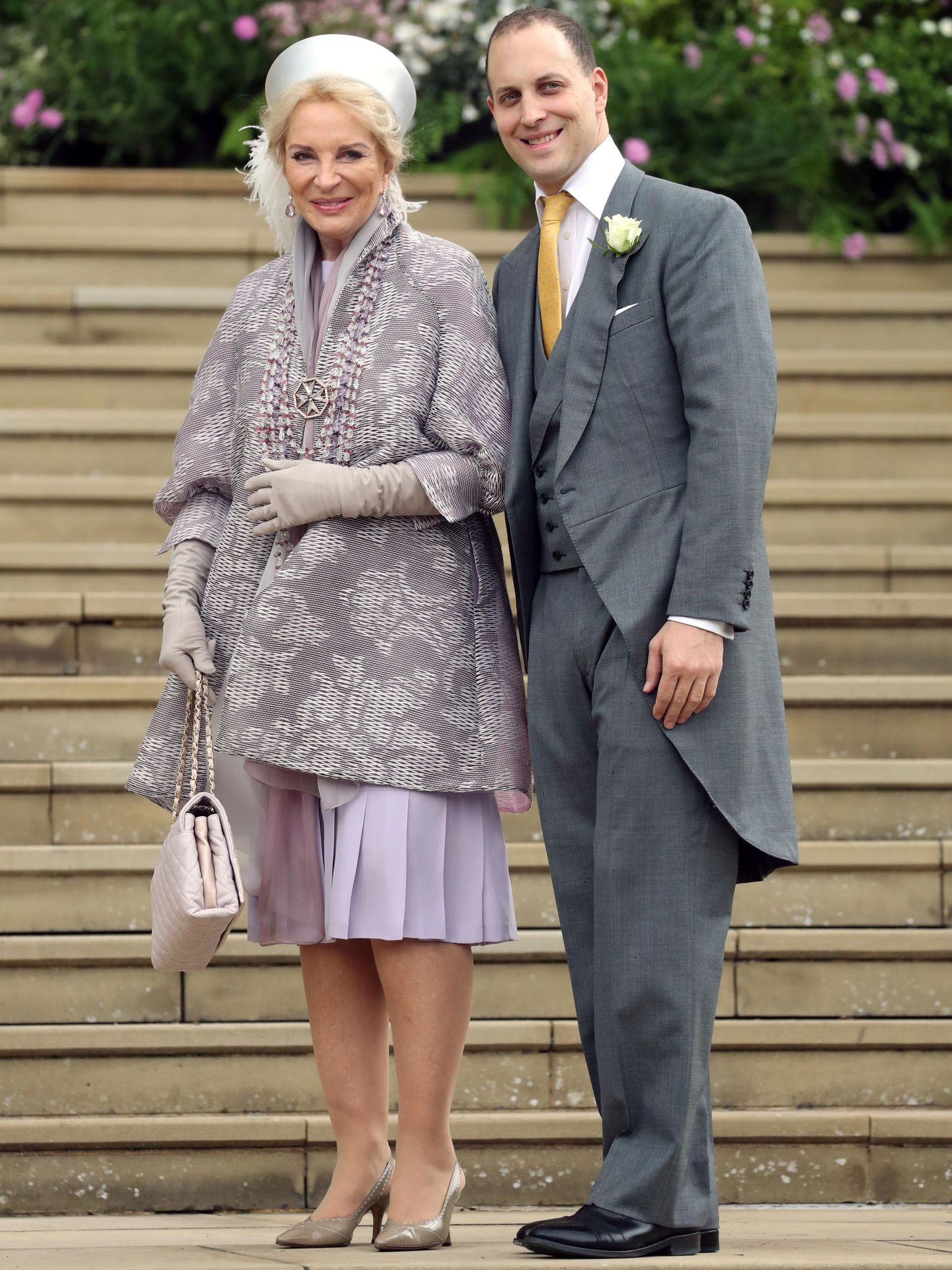 La princesa Michael de Kent, con su hijo en la boda de Gabriella (Reuters)