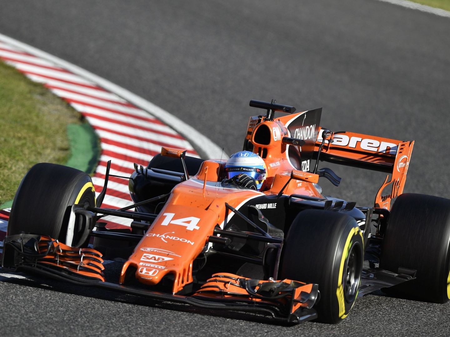 Con McLaren, de nuevo Alonso tuvo los motores como lastre. (EFE/Luis Díaz)