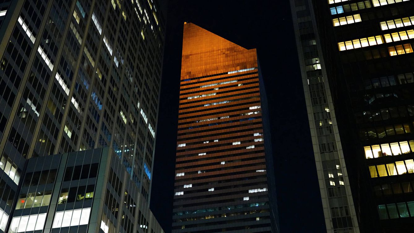 Foto: Vista nocturna del rascacielos Citicorp, en Nueva York. (Getty/Cindy Ord)