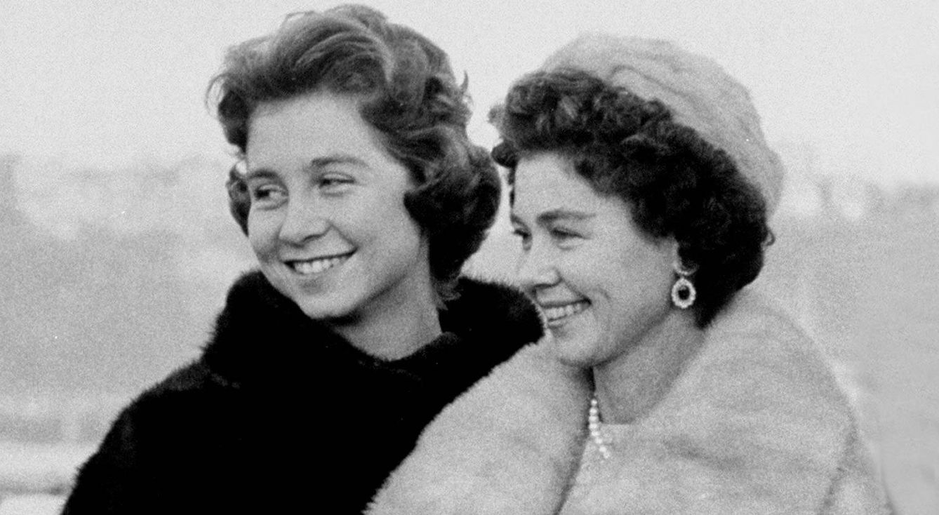 La reina Sofía y su madre. (Getty)