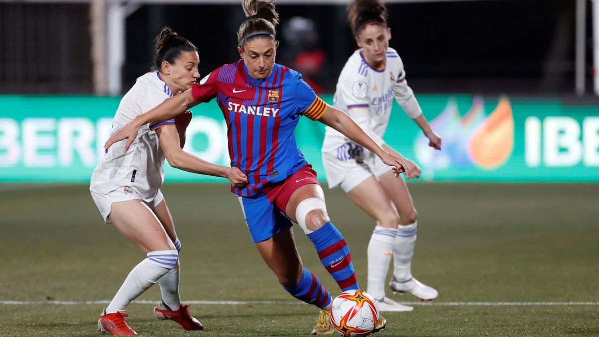 La liga profesional de fútbol femenino empieza con escándalo: Franco suspende los dos sorteos