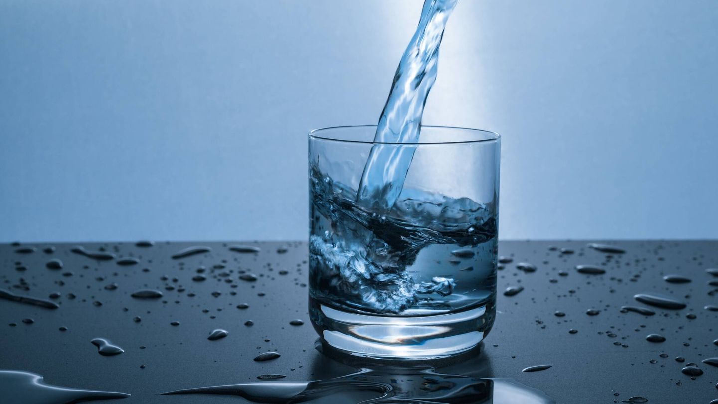 La hidratación es imprescindible, tanto en los períodos de ayuno como en los de ingesta. (Pexels/Pixabay)