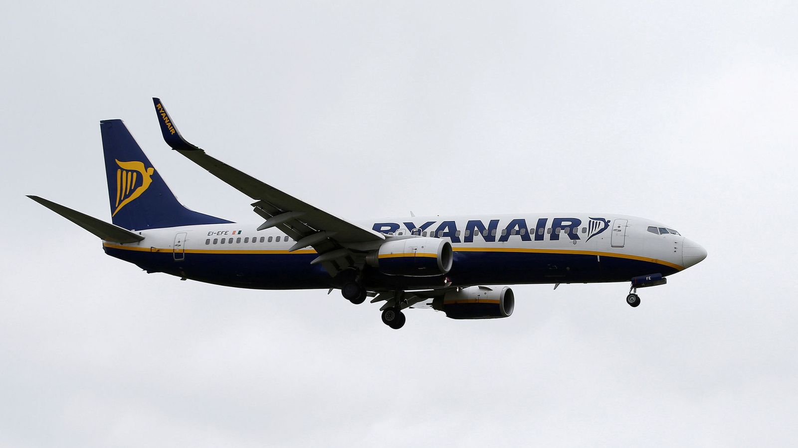 Foto: Ryanair busca en España 3.250 empleados: fechas y lugares de selección (Reuters)