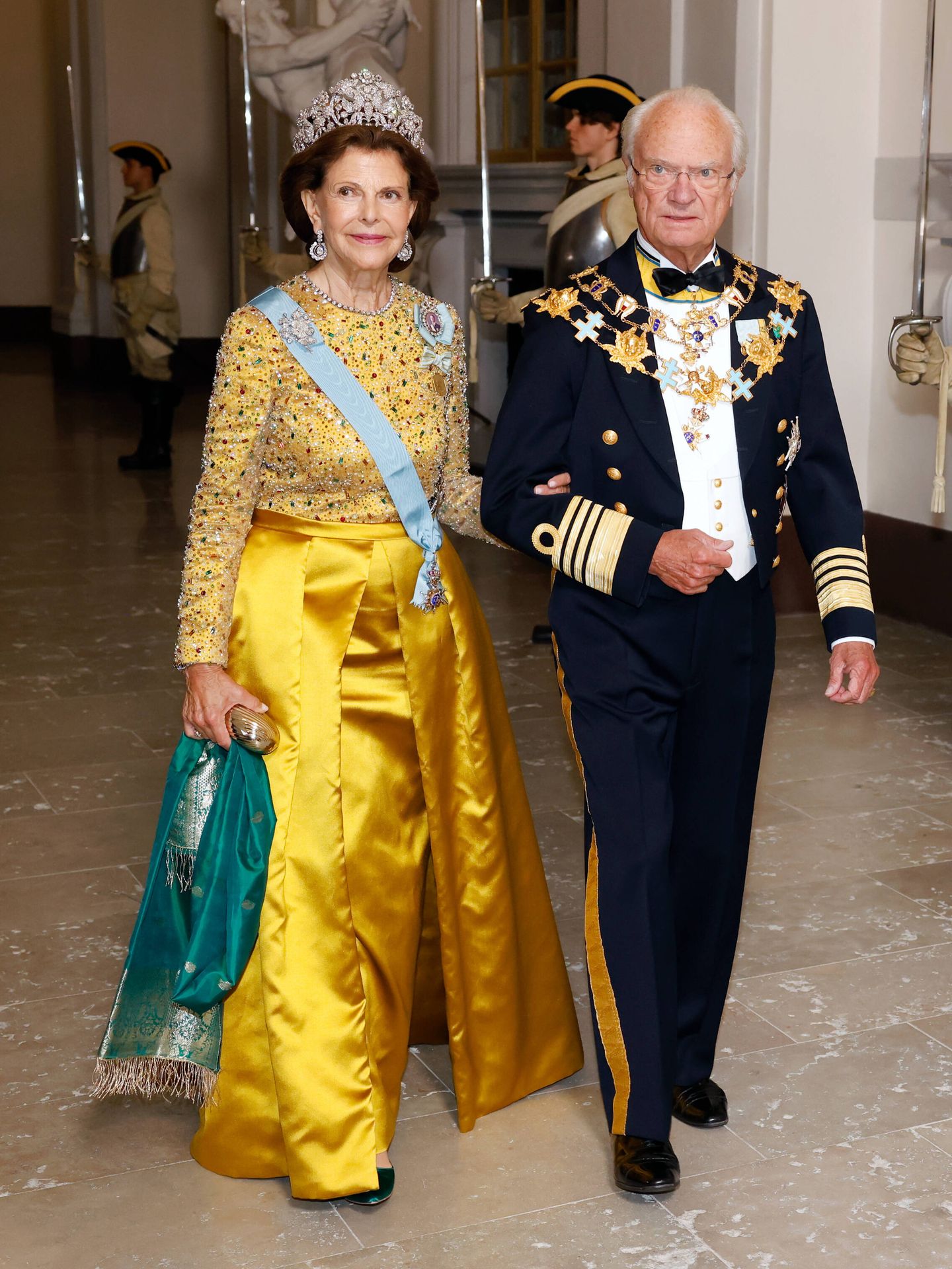 Carlos XVI Gustavo y Silvia de Suecia, en una imagen de archivo. (Getty)