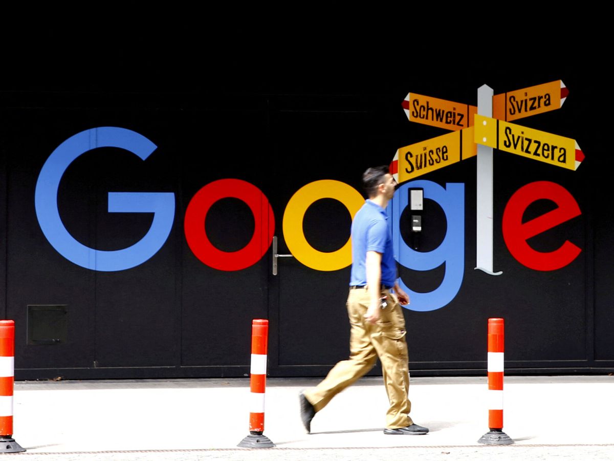 Foto: Logo de Google (Alphabet) en Zúrich. (Reuters/Arnd Wiegmann)