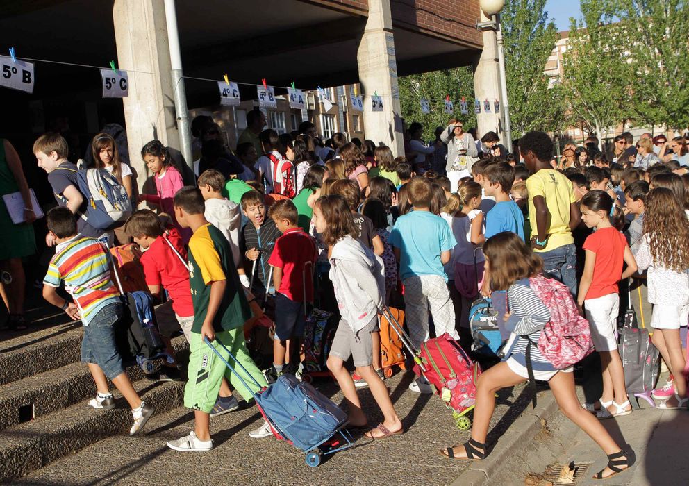 Foto: Niños en un colegio de Málaga. (Efe)