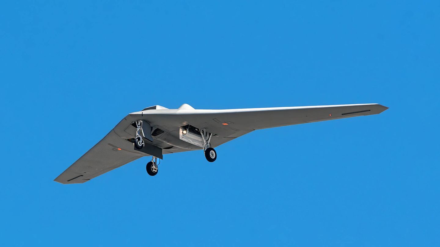 Un RQ-170 Sentinel como el de la imagen fue copiado por Irán para fabricar uno de los drones comprados por Rusia.