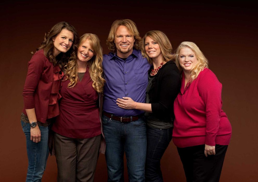 Foto: Kody Brown junto a sus cuatro mujeres, protagonistas del 'reality' Sister Wives. (TLC)