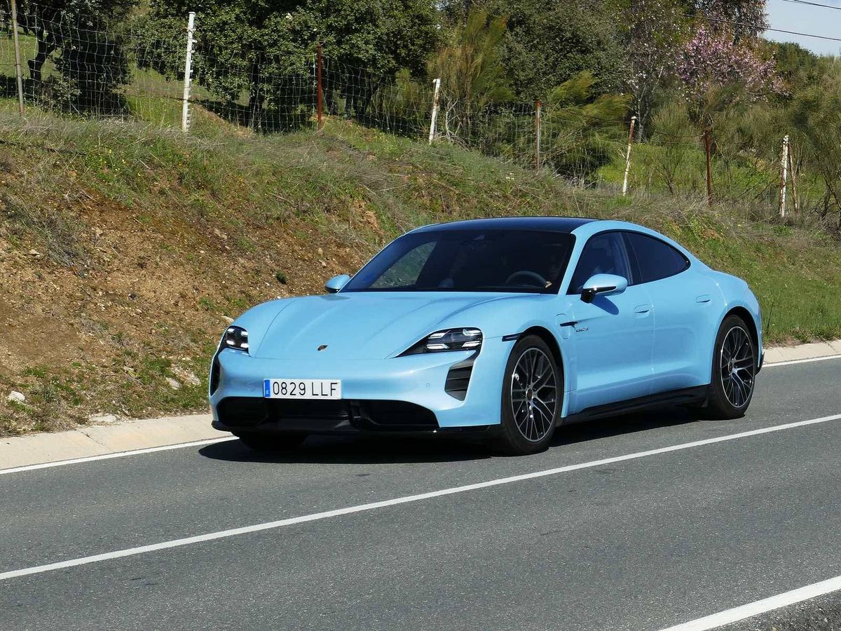 Foto: Porsche Taycan una espectacular berlina deportiva y 100% eléctrica con la más avanzada tecnología.