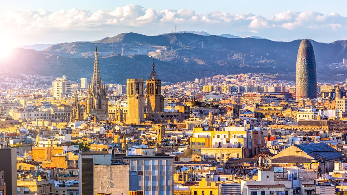 FCC, Acciona, Sacyr, OHL y Ferrovial compiten por limpiar Barcelona