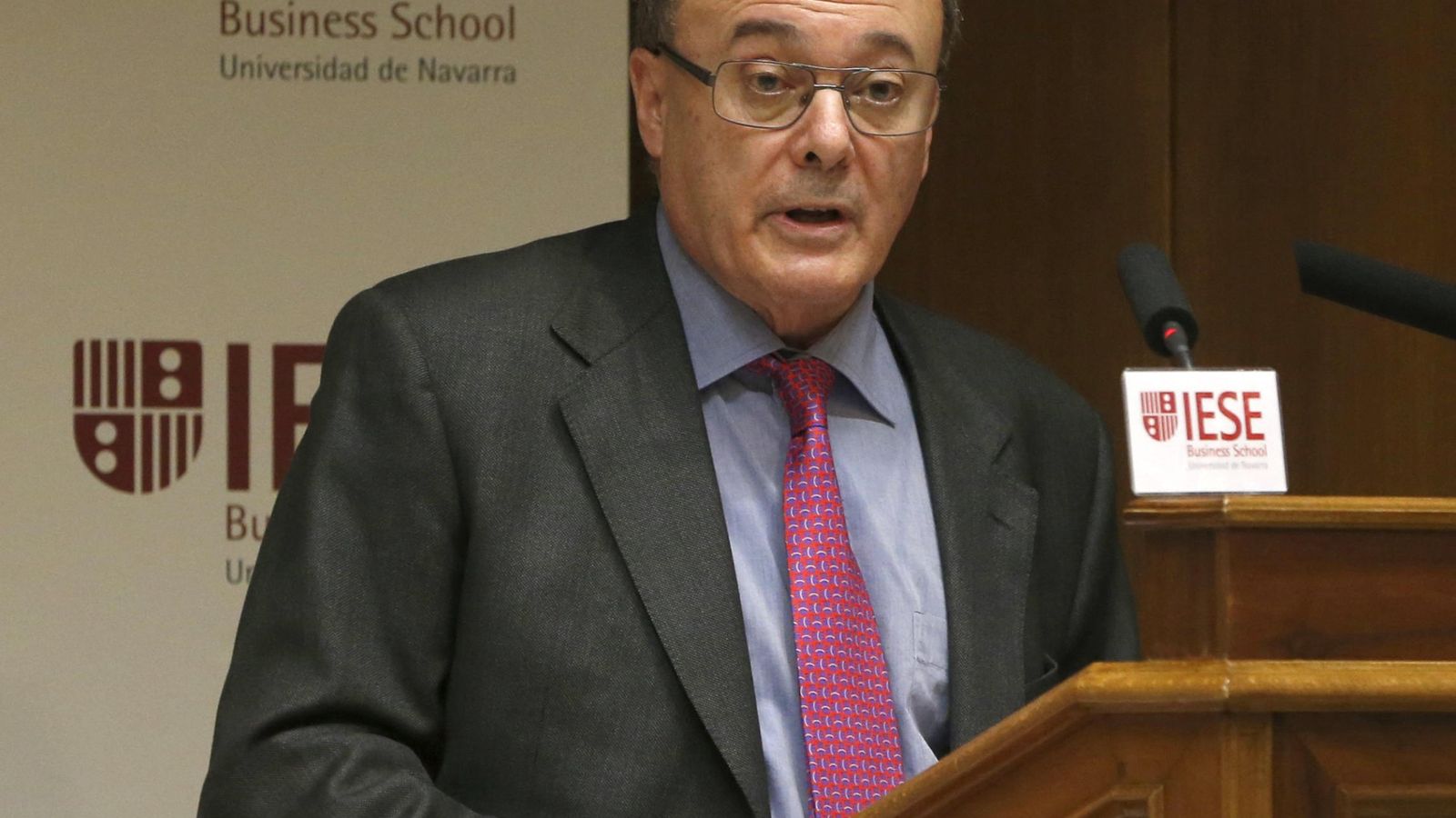 Foto: El gobernador del Banco de España, Luis María Linde, durante una inauguración. (EFE)