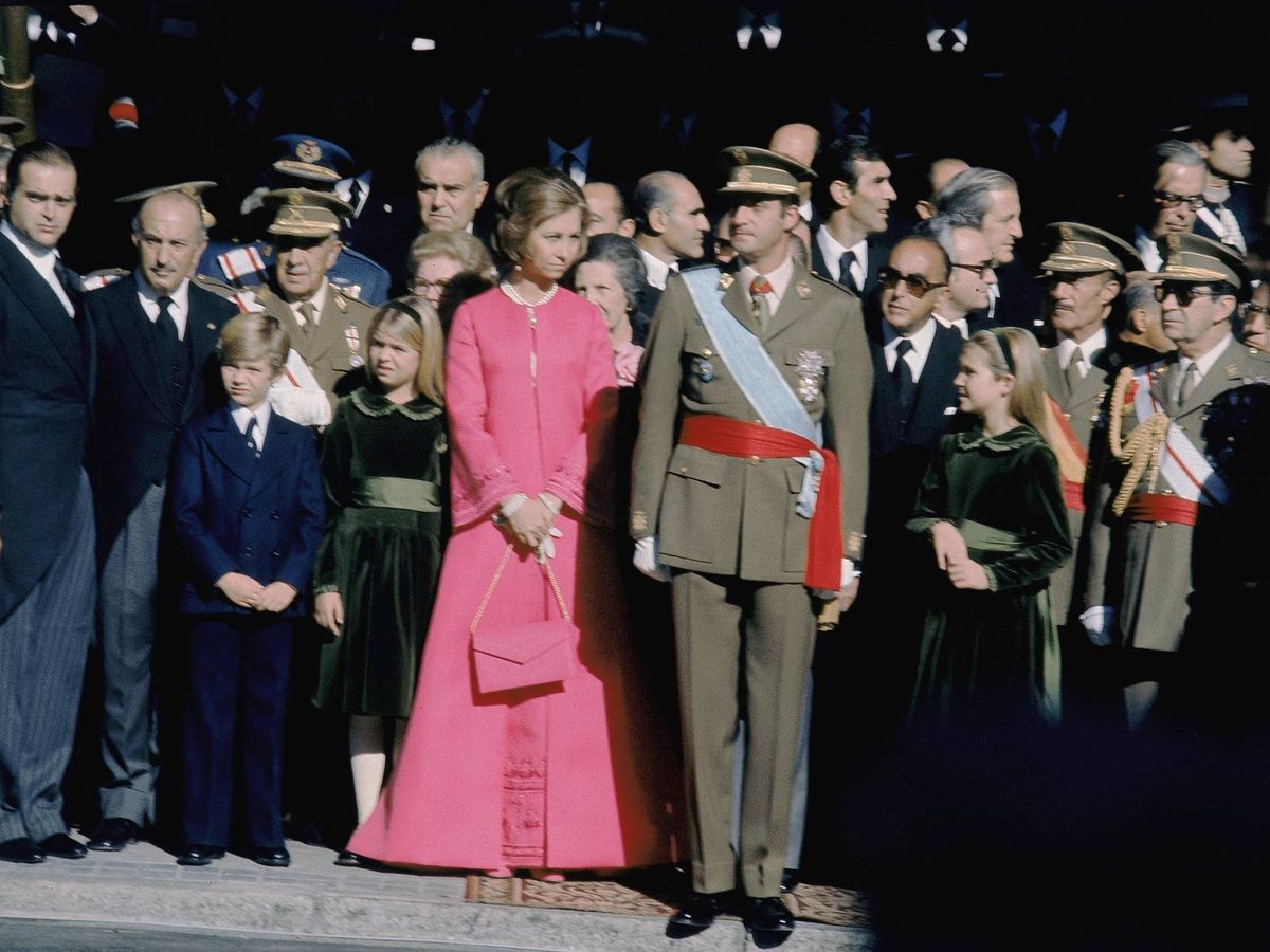 Foto: Juan Carlos de Borbón, proclamándose Rey de España el 22 de noviembre de 1975. (Cordon Press)