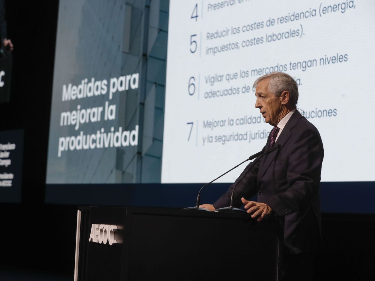 Foto: El presidente de AECOC, Javier Campo, en su ponencia. (EFE/Javier Cebollada)
