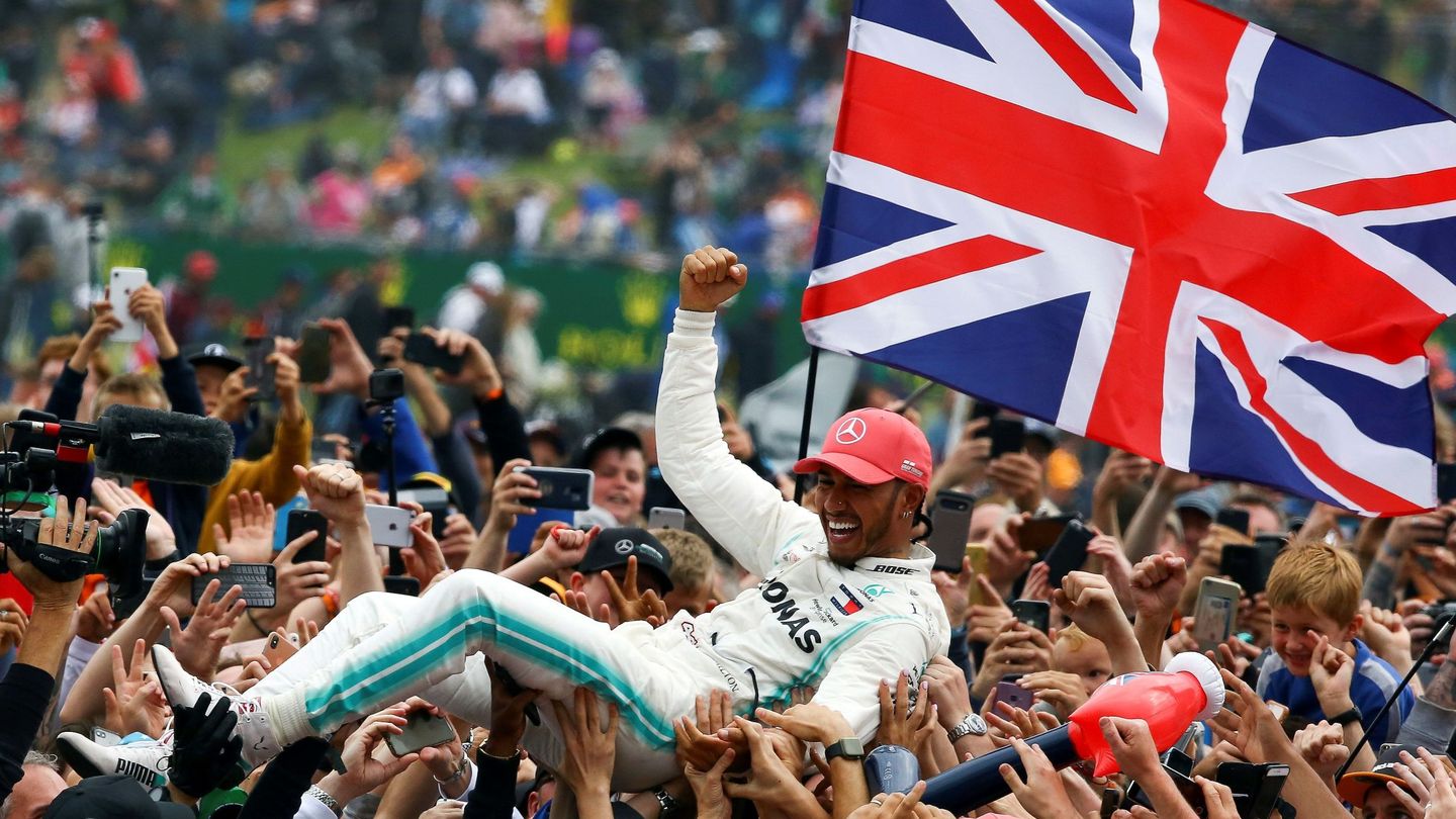 Lewis Hamilton celebra su victoria en el Gran Premio de Gran Bretaña. (Efe)