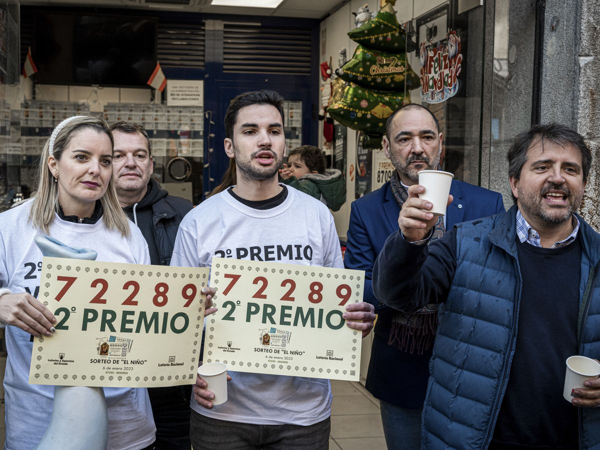 Foto: ¿Cuánto dinero toca con el segundo premio de la lotería de Navidad? Lo que te quita Hacienda (EFE/Fernando Villar)