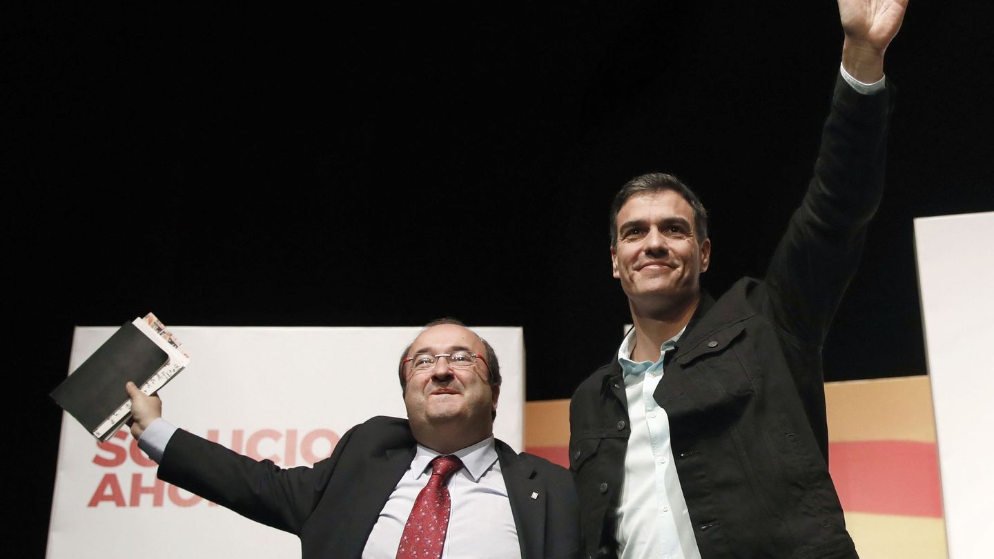 Miquel Iceta, acompañado del secretario general del PSOE, Pedro Sánchez. (EFE)