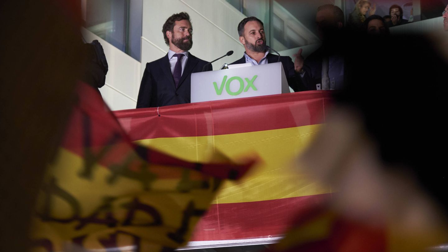 Espinosa de los Monteros y Abascal, tras los resultados electorales de ayer. (Getty)
