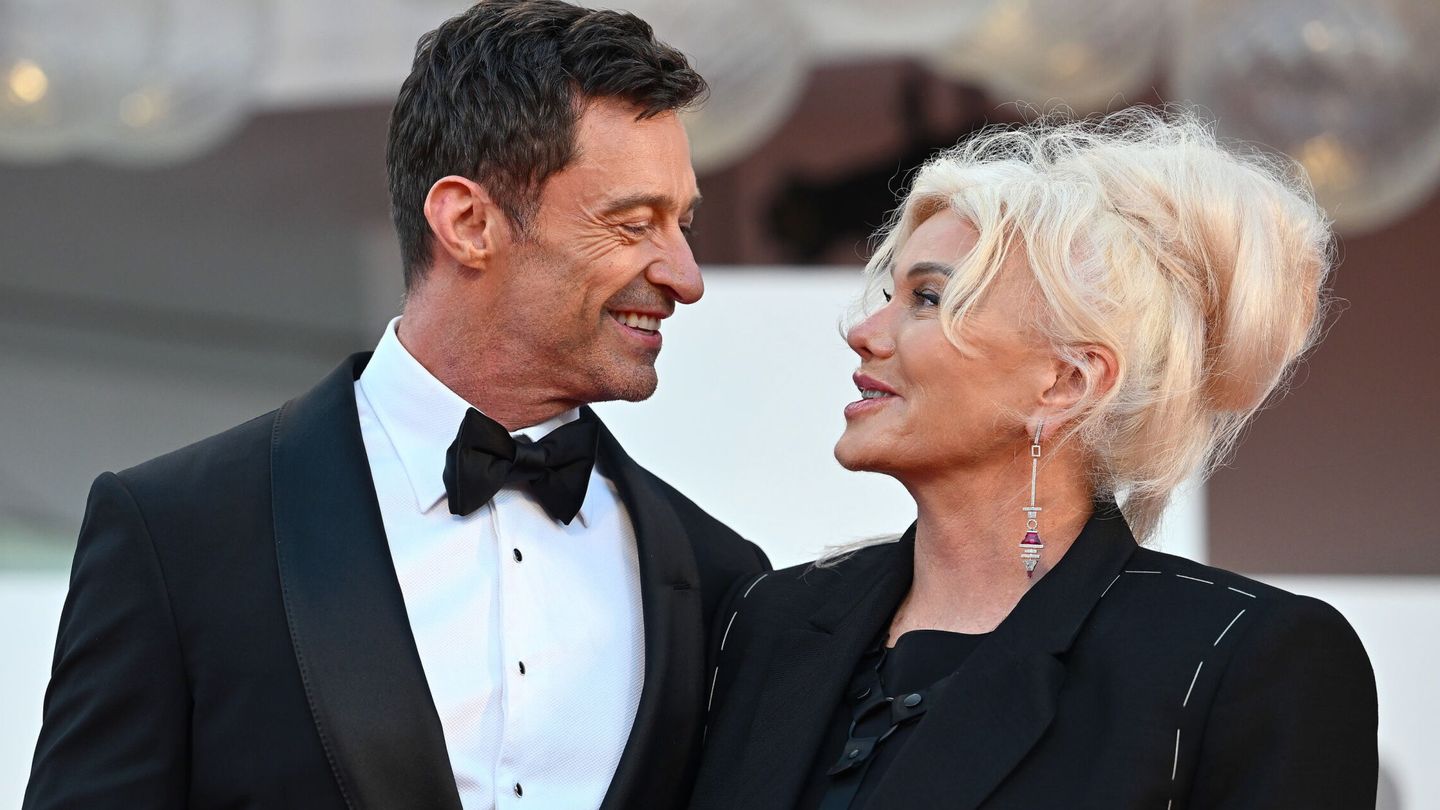 Hugh Jackman y su mujer, Deborra-Lee Furness, en el Festival de Cine de Venecia de 2022. (EFE)