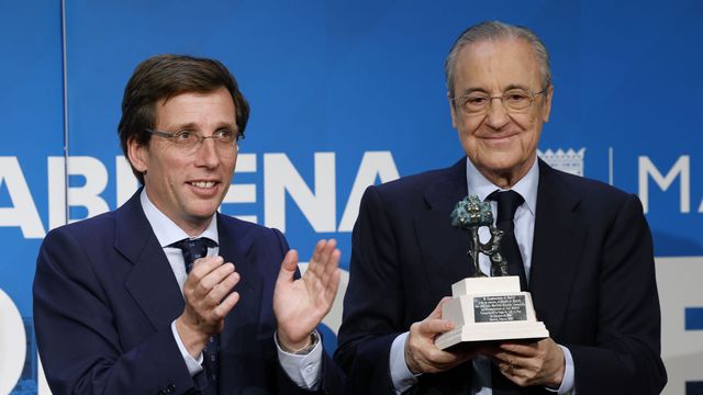 José Luis Martínez-Almeida y el presidente del Real Madrid, Florentino Pérez. (EFE/F. Guillén)