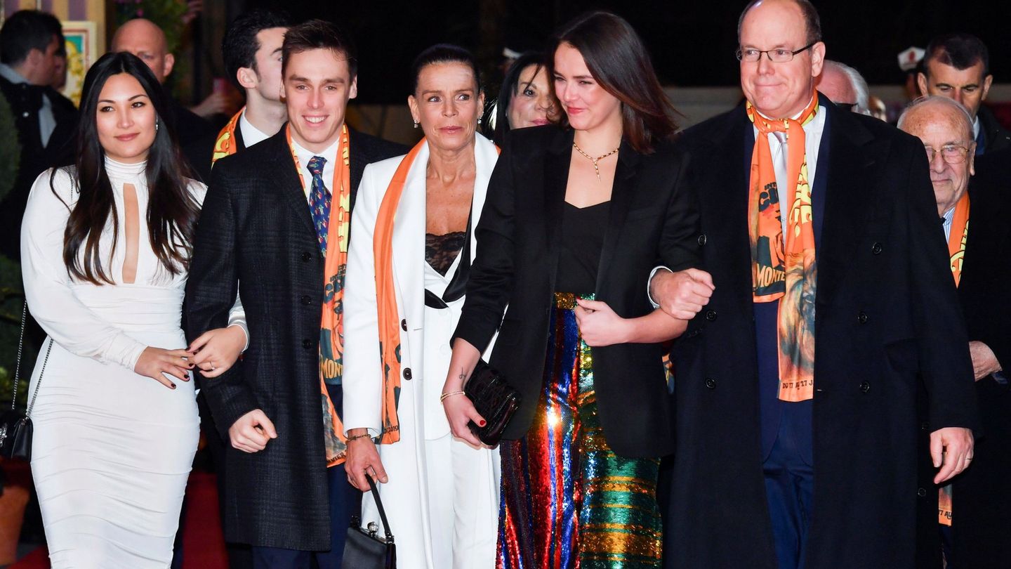 Louis Ducruet y Marie Chevallier (izquierda) junto a Estefanía, Pauline y Alberto de Mónaco. (Reuters)