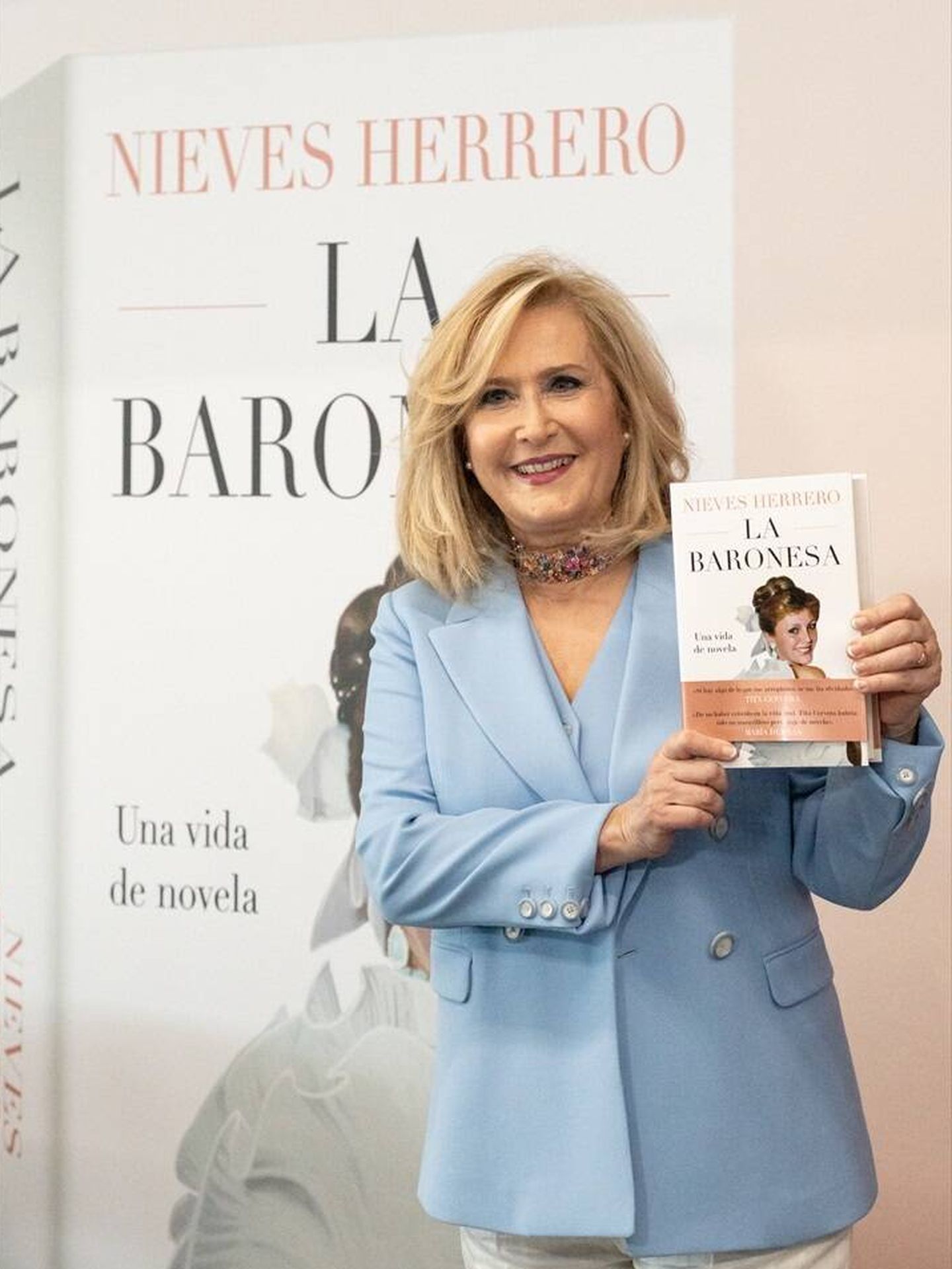 Nieves Herrero, durante la presentación de su libro sobre la baronesa. (Europa Press)
