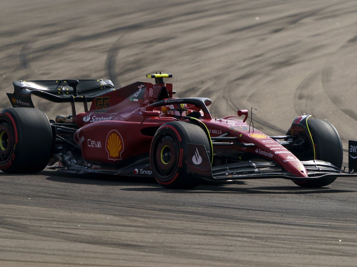 Foto: Ferrari parece que es un coche que sufre menos con el calor. (EFE/EPA/Greg Nash)