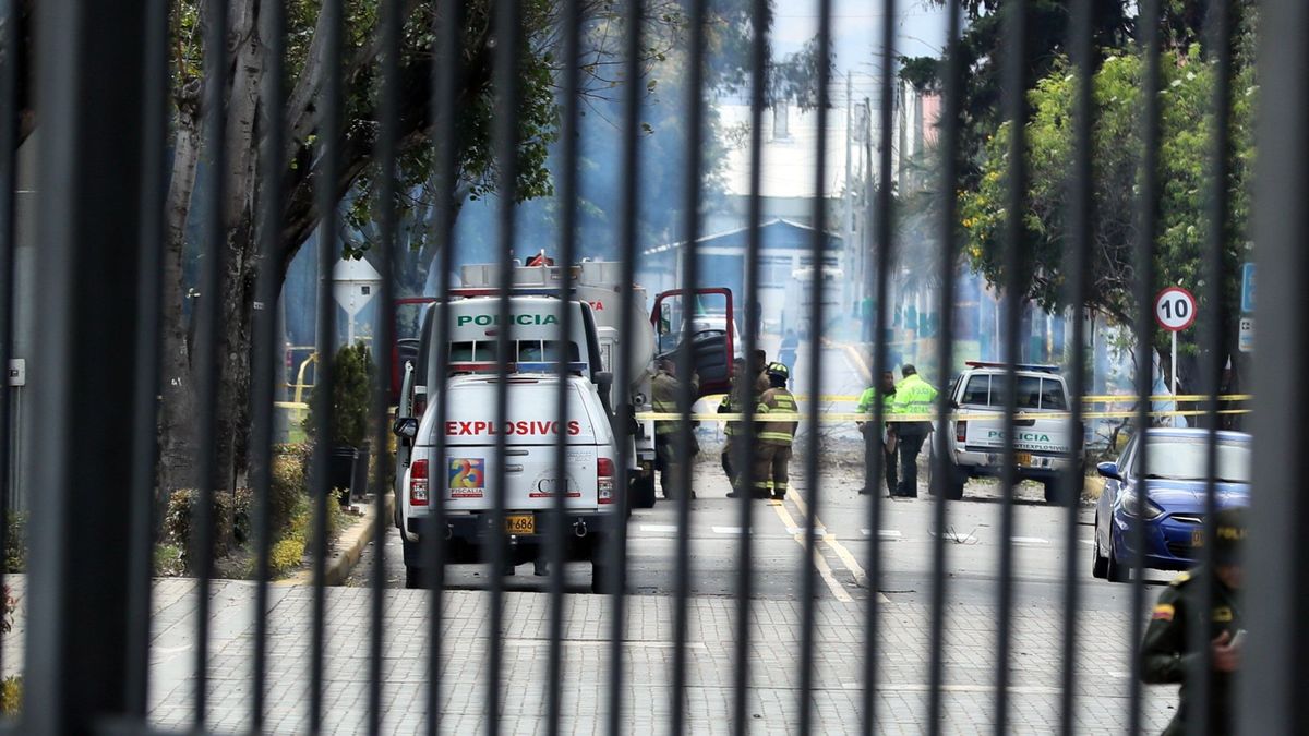 21 muertos y más de 60 heridos en un atentado suicida con coche bomba en Bogotá