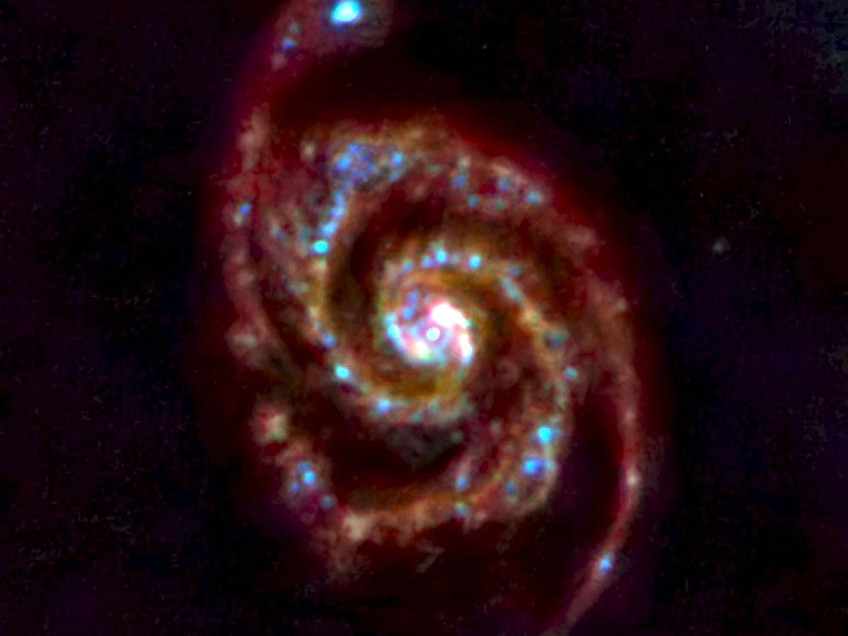 Foto: Imagen de la Galaxia del Remolino obtenida por el telescopio Herschel. Foto: EFE