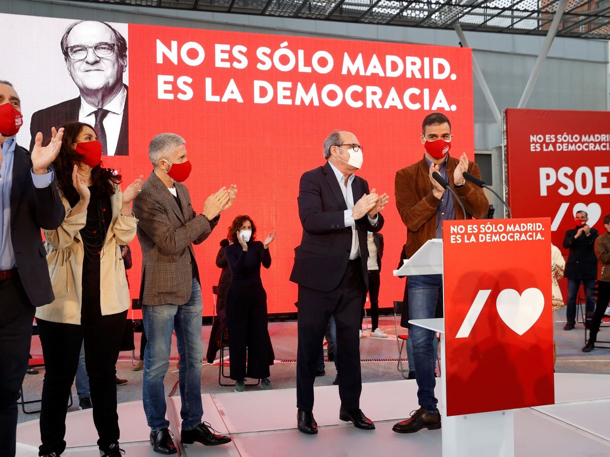 Foto: El presidente del Gobierno, Pedro Sánchez (d), junto al candidato del PSOE en Madrid, Ángel Gabilondo (2d). (EFE)