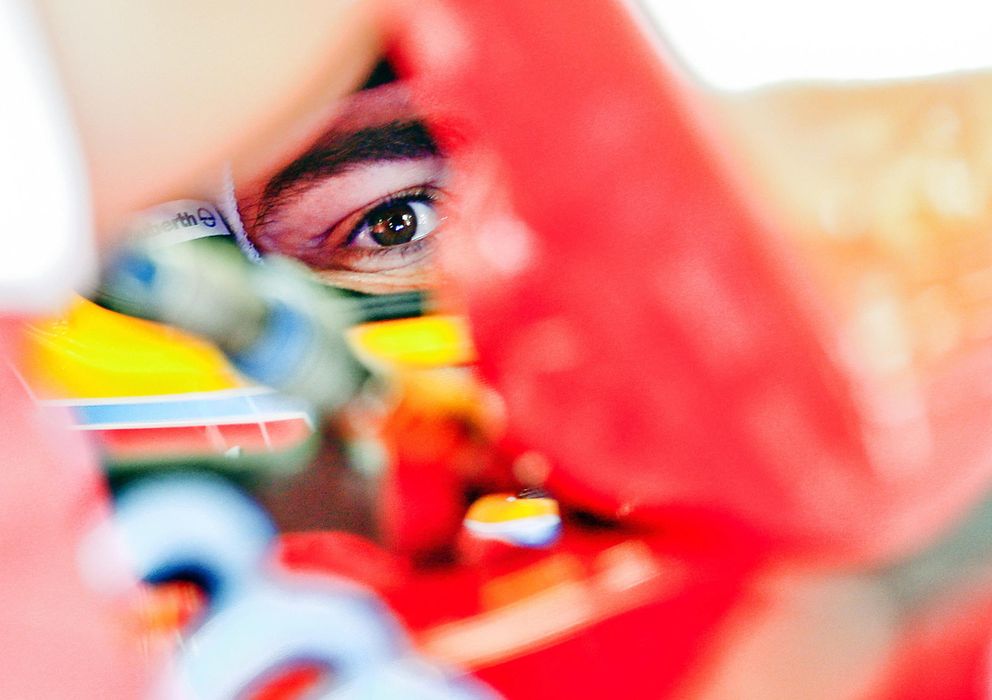 Foto: Fernando Alonso espera poder disputar la carrera sin fallos en su F14-T.
