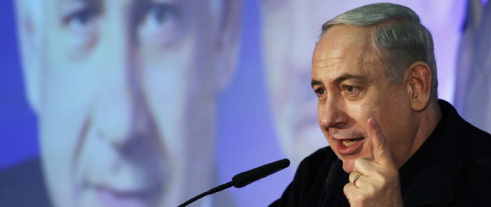 Foto: Israel: Netanyahu y alguien más a su derecha