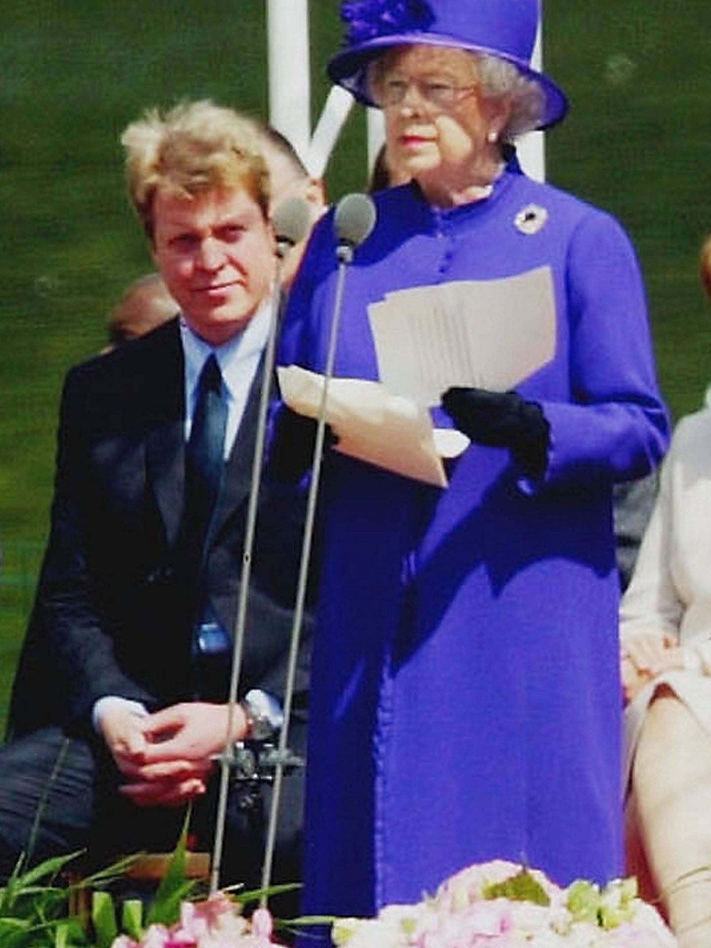 Isabel II y Charles Spencer, durante el discurso. (Getty)