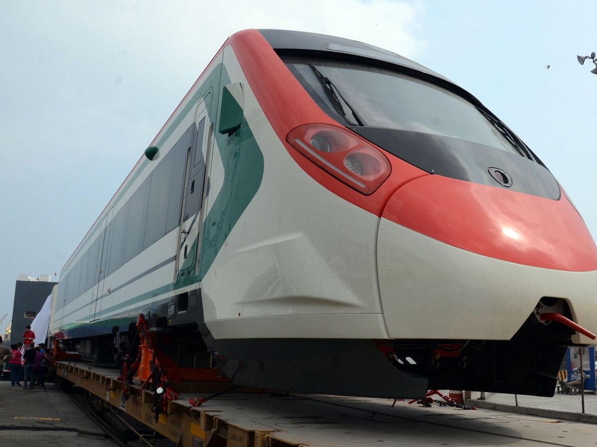 Foto: Tren de alta velocidad construido por CAF. (EFE/Luis Monroy)