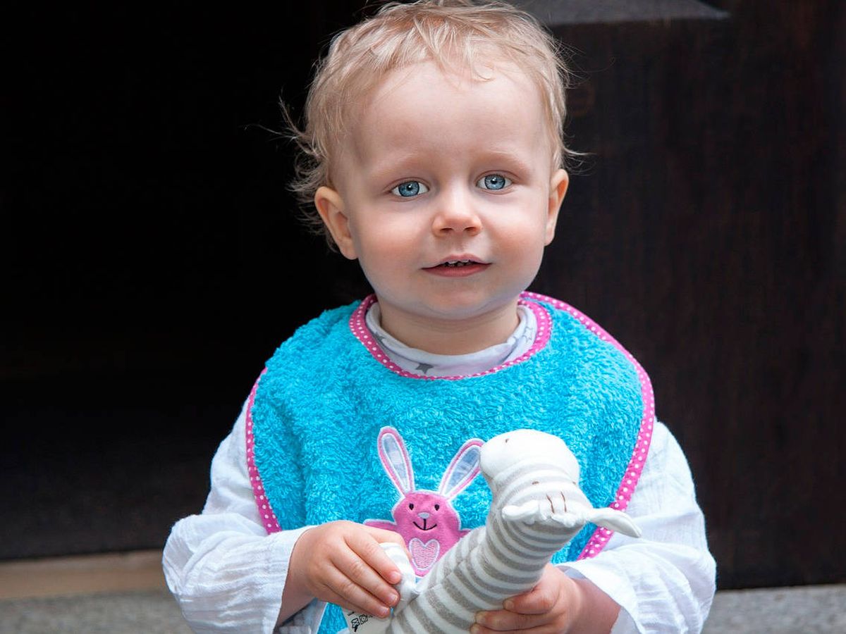 Foto: Los baberos son imprescindibles en los primeros años del bebé (Foto: Pixabay)
