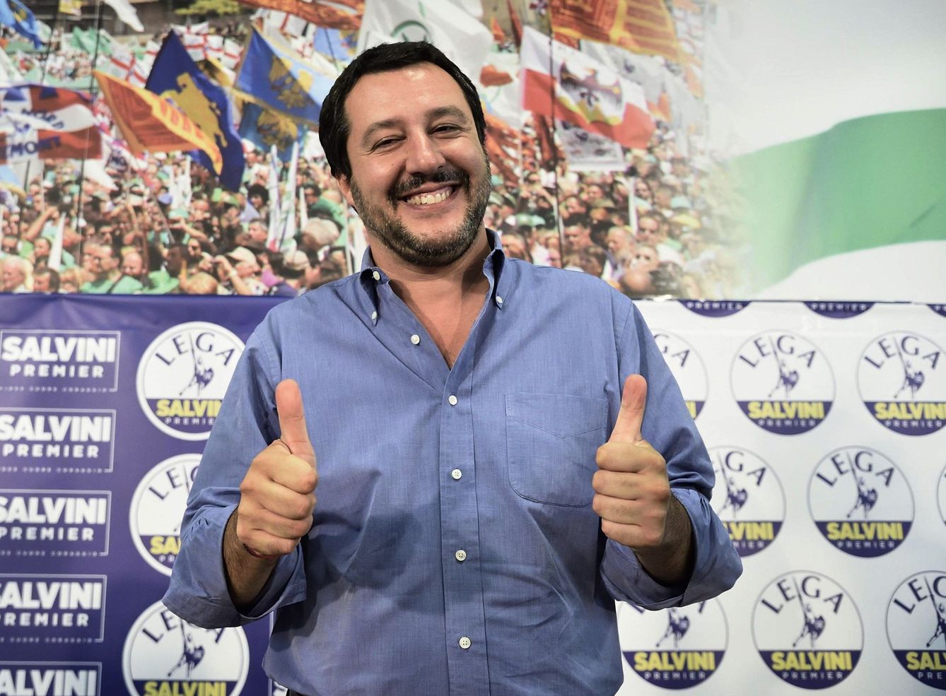 En los carteles electorales de Salvini, cada vez quedan menos banderas de Padania. (Reuters)