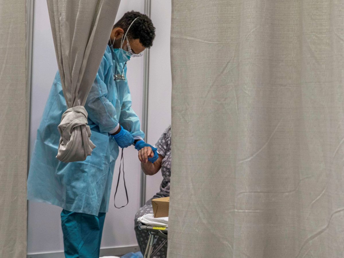 Foto: No todos los médicos son bien recibidos en sus propias casas (Reuters)