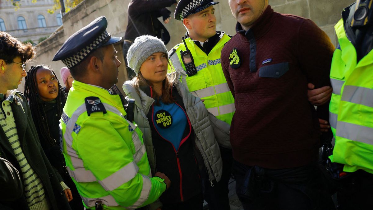 Detienen a la activista Greta Thunberg en una protesta en Londres