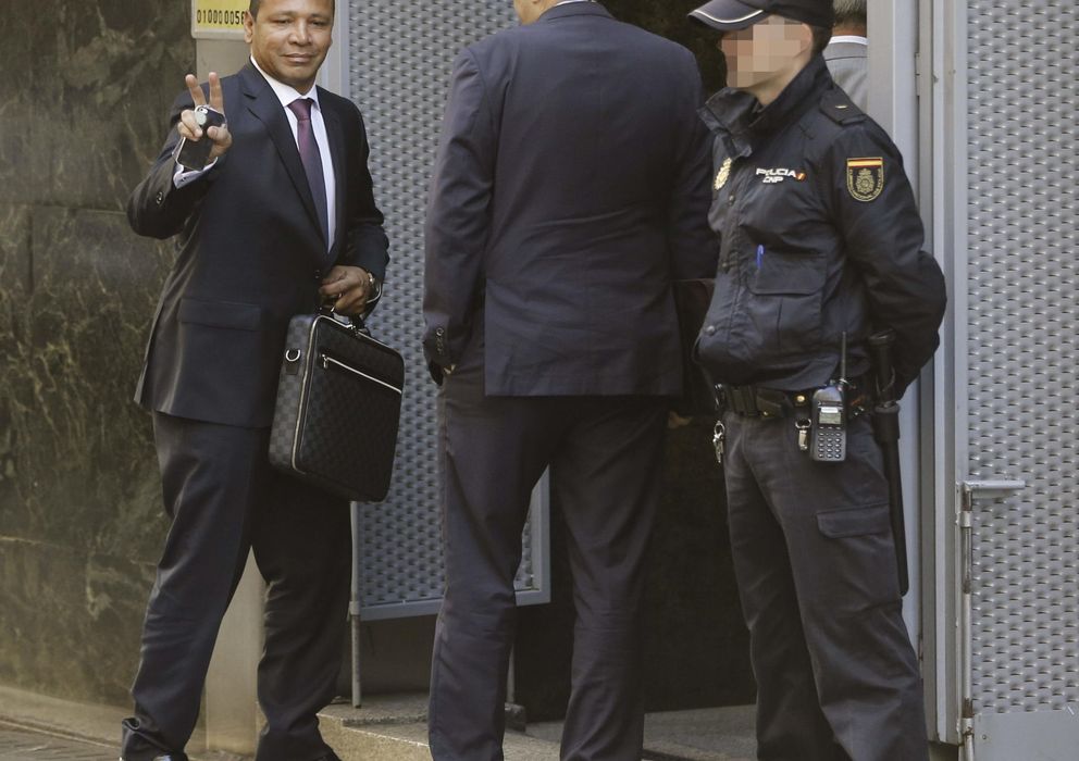Foto: El padre de Neymar, en su llegada a la Audiencia Nacional.