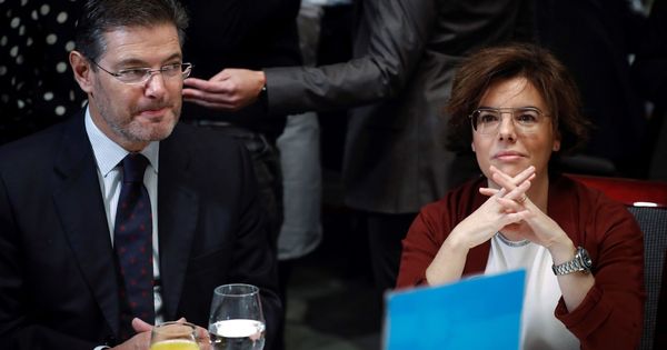 Foto: La vicepresidenta del Gobierno, Soraya Sáenz de Santamaría, y el ministro de Justicia, Rafael Catalá. (EFE)