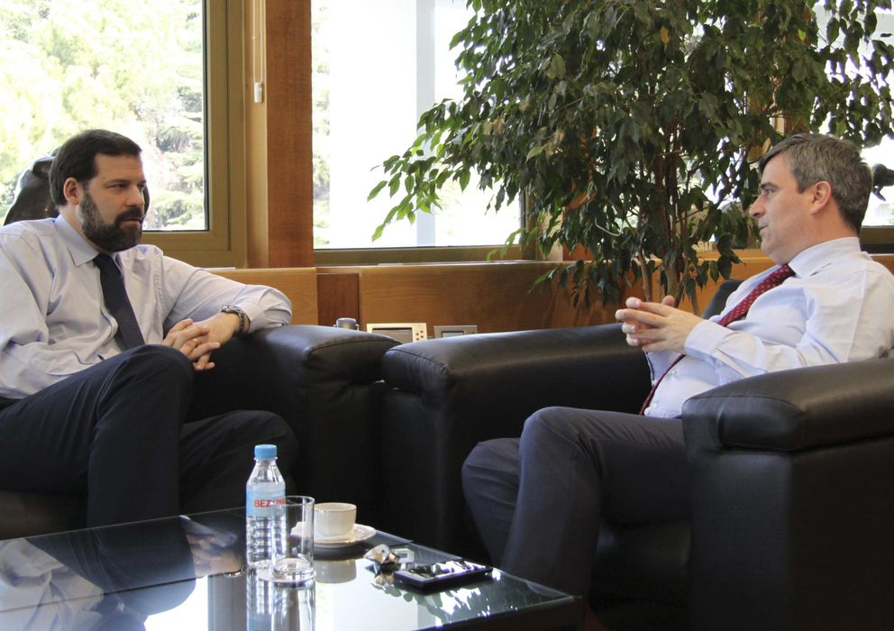 Foto: Alfonso Reyes (i) y Miguel Cardenal, en una reunión (EFE).