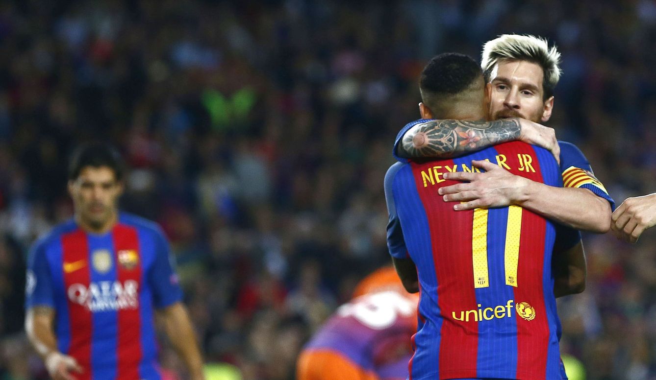 Neymar y Messi celebran el cuarto gol ante el Manchester City (EFE)